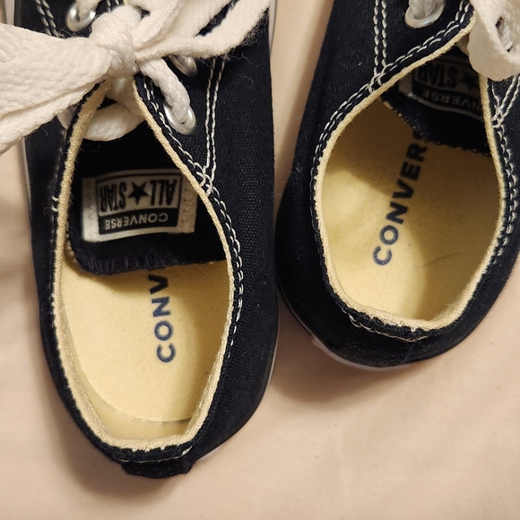 Converse Kids Size 8 - Picture 5 of 6